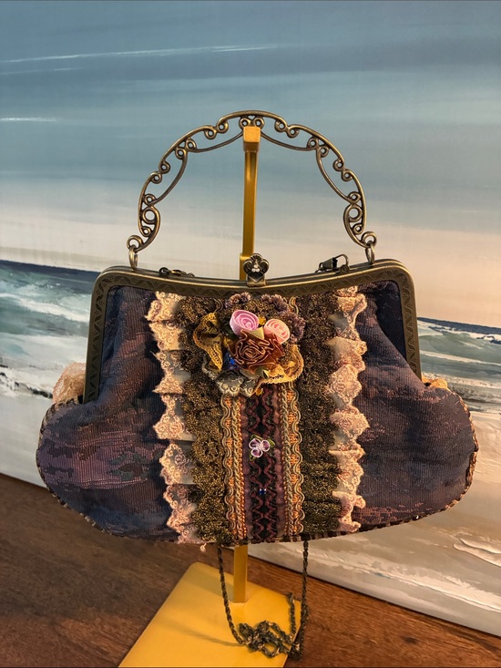 Estilo Collection Handbags - RARE and UNIQUE Vintage-Style Embellished Purple Evening Handbag